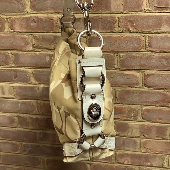 Coach Carly Signature Tan & Cream Leather Hobo Bag Authentic - Picture 4 of 9